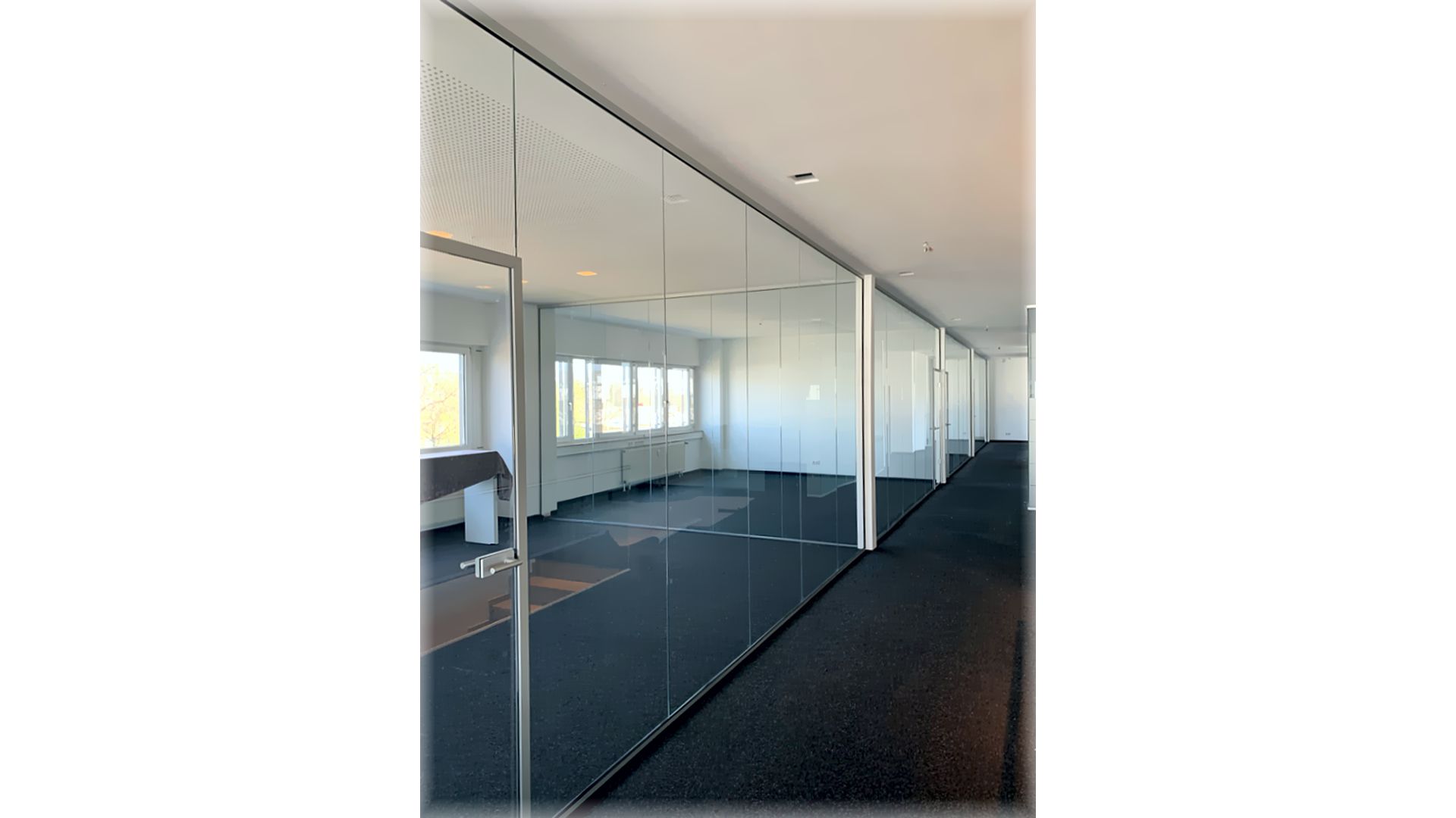 Ganzglasanlage mit fünf Türen GLAS VOIT GMBH GLAS VOIT