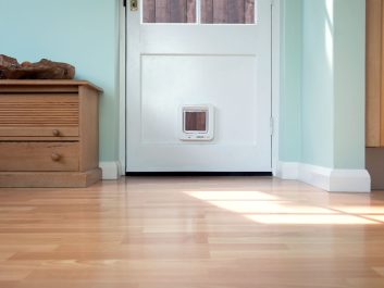 Sureflap_Microchip_Cat_Flap_Wooden_Door