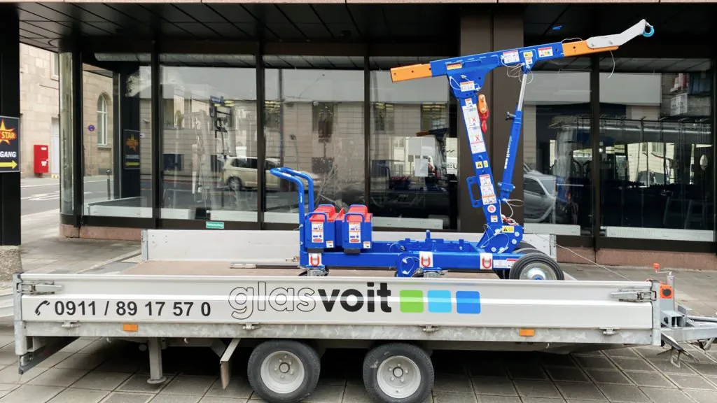 Reparatur einer Schaufensterscheibe