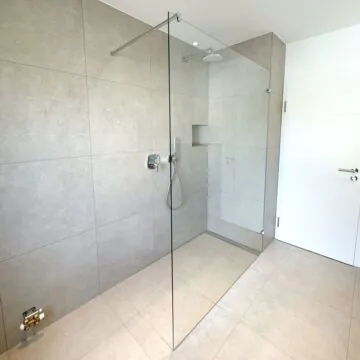 Walk-In-Dusche von GLAS VOIT – Glaserei Fürth, Nürnberg, Erlangen.