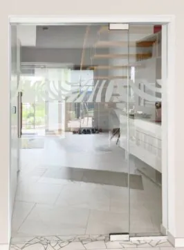 Zebrino_horizontal, Glasschiebetuere-mit-Sandstrahlmotiv-glasvoit, Glasmotive