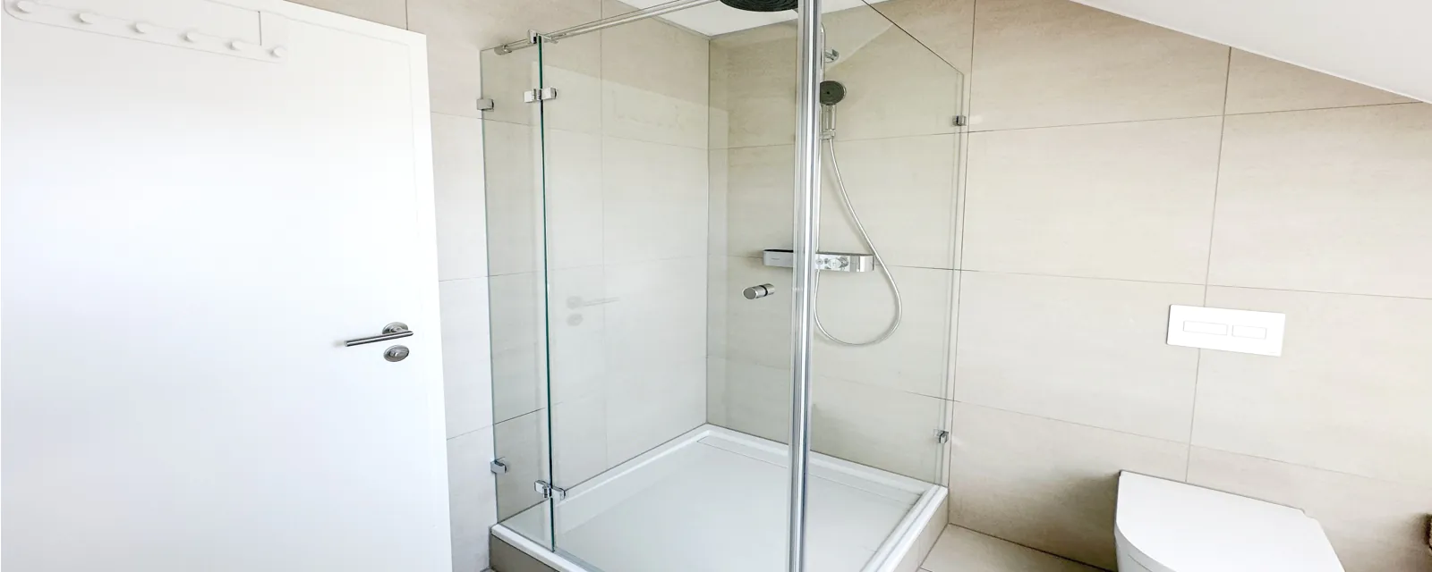 Ganzglasdusche_Eckdusche mit zwei Seitenteilen, Dichtleistenaustausch