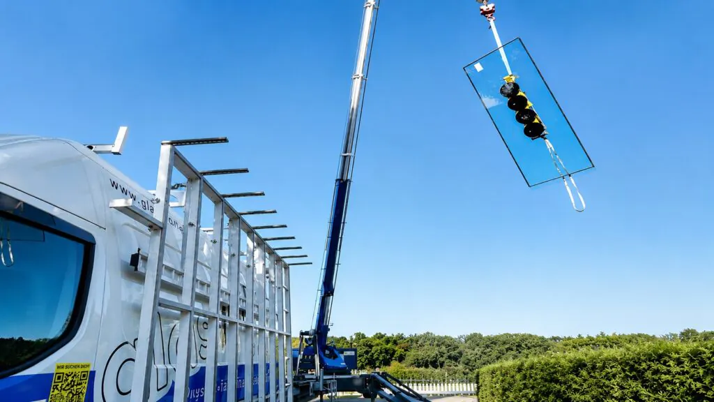 Kranarbeiten für Reparaturverglasung XXL